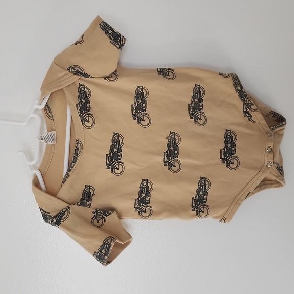 Kate Quinn motorcycle onesie size 12 -18 months - Picture 1 of 3